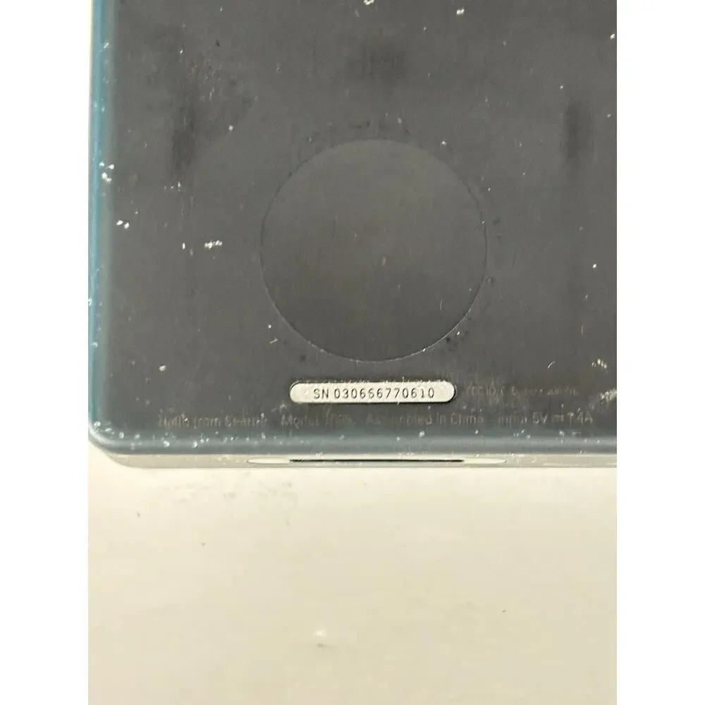 Microsoft Zune Digital Media Player Model 1089 30GB Parts Or Repair